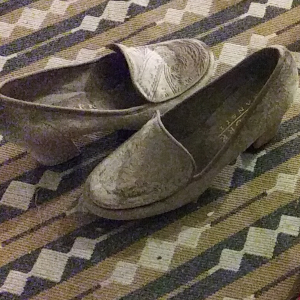 Shoes - Picture 2 of 2